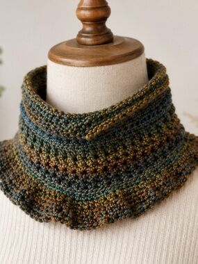 Handmade (new) multicolored stylish crochet cowl